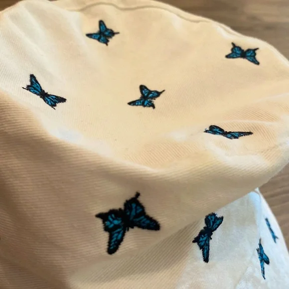 (GOOD CONDITION) Forever 21 girls bucket hat w/blue butterflies 🦋!! (One size) - Picture 8 of 16